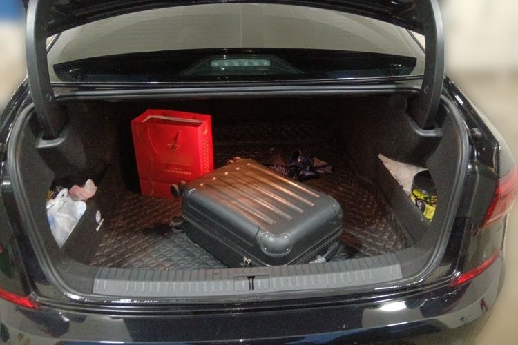 Used Volkswagen Passat 2025 Premium Version 380TSI Dragon Edition
