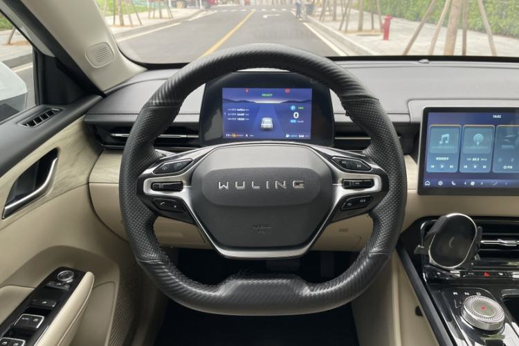 Used Wuling Xingguang 2023 70 Standard Edition
