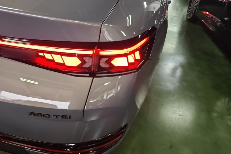 Used Volkswagen Magotan 2024 380TSI DSG Prestige Edition DaMai Package