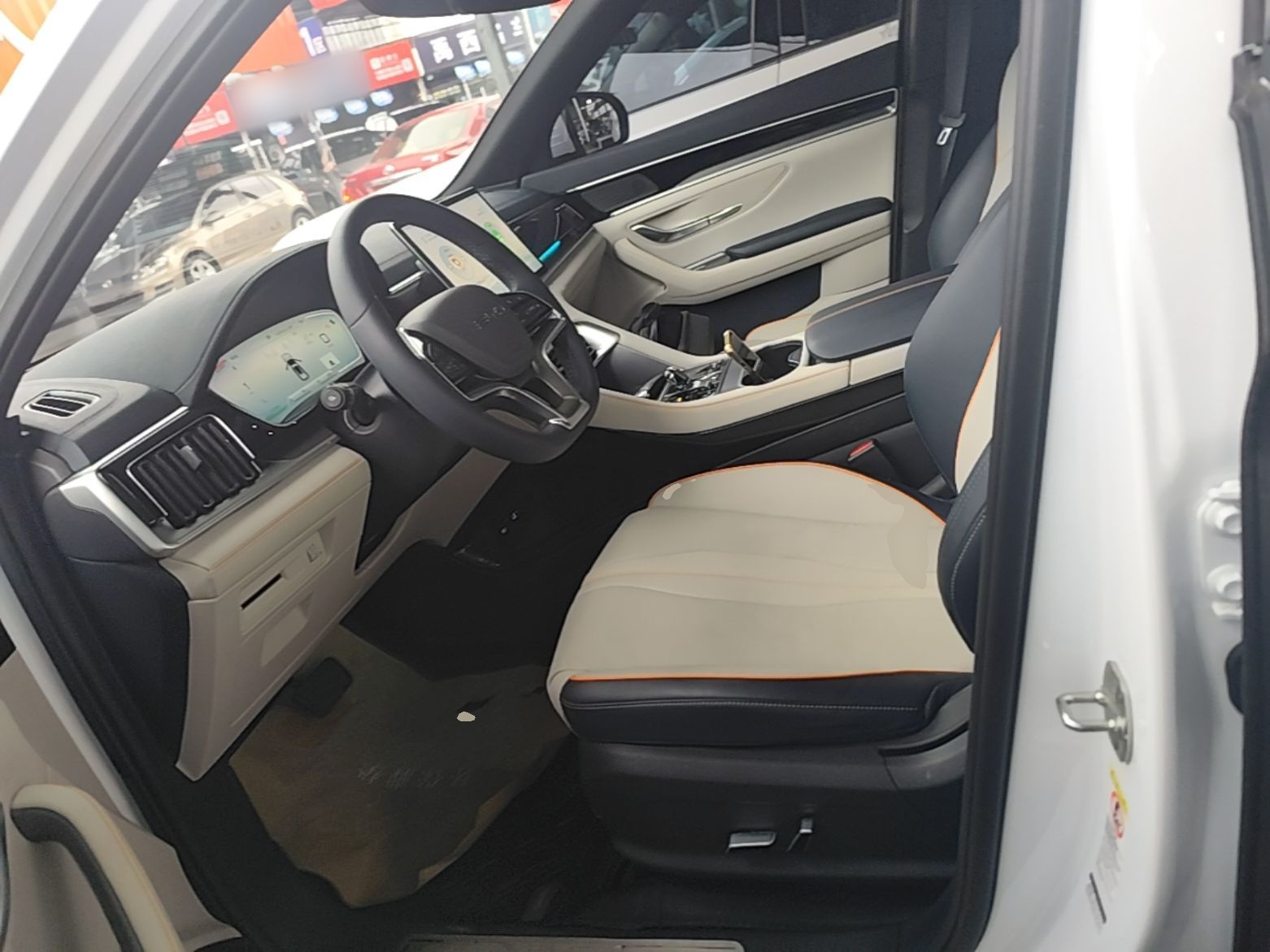BYD Song PLUS New Energy 2023 Champion Edition DM-i 150KM Flagship PLUS — снимка 17