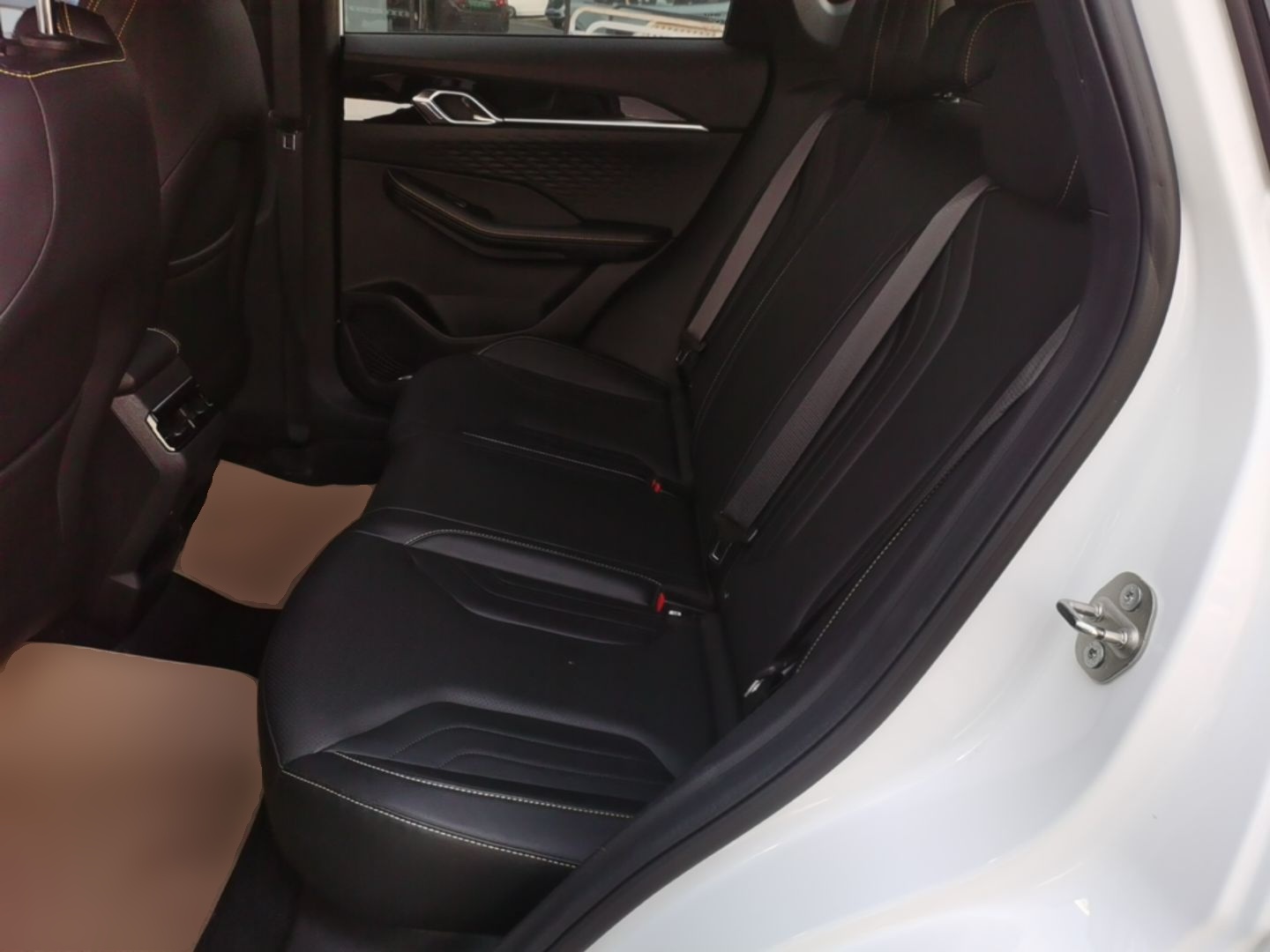 Geely Auto Coolray 2025 Bin Yue L 1.5T DCT Starlight Edition — снимка 20