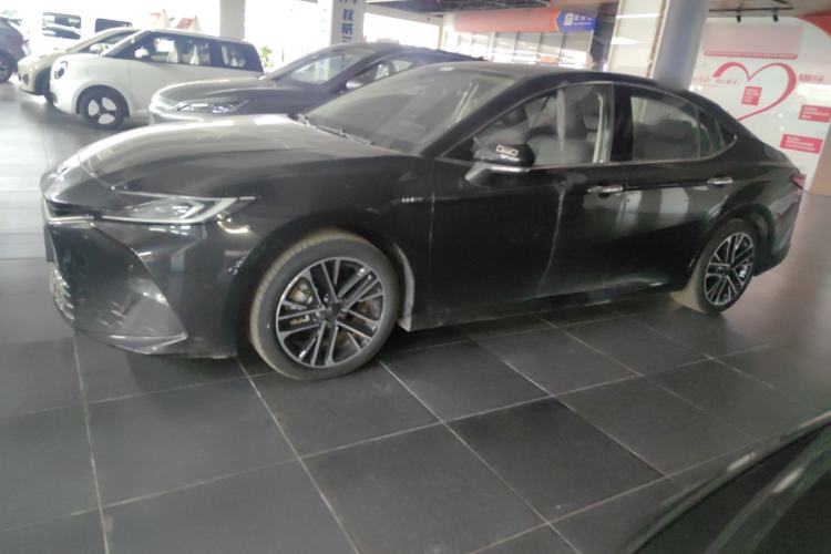 Used Toyota Camry 2024 Dual-Engine 2.5HG Prestige Edition
