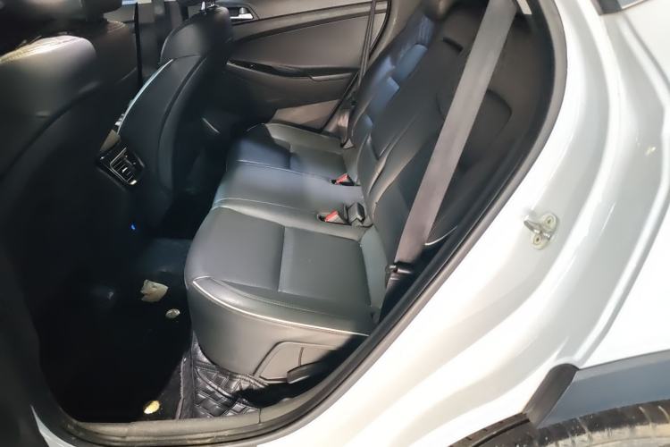 Used Hyundai Tucson 2019 280TGDi Dual-Clutch Two-Wheel Drive Fashion Edition China VI Standard Left Rear Seat