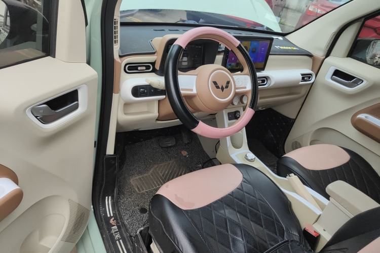 Used Wuling Hongguang MINIEV 2024 3rd Generation 215km Youth Edition Center Console