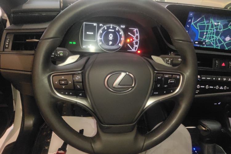 Used Lexus ES 2023 200 Excellence Edition

