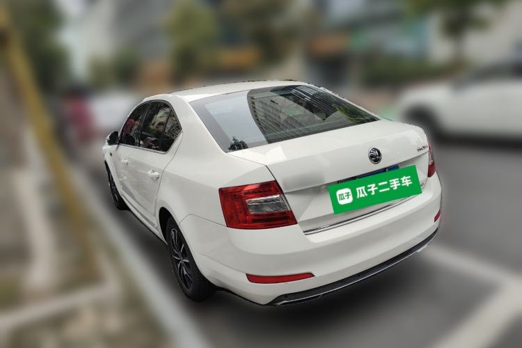 Used Skoda Octavia 2016 1.6L Automatic Front-Wheel Drive Model
