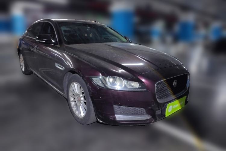 Used Jaguar XFL 2017 XFL 2.0T 200PS Luxury Edition Front Right 45 Deg