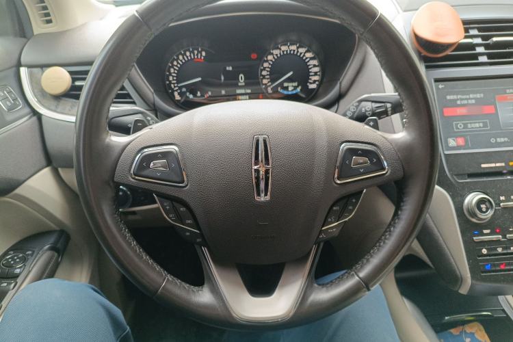 Used Lincoln MKC 2019 2.0T Two-Wheel-Drive Zunya Version China V Emission Standard Steering Wheel
