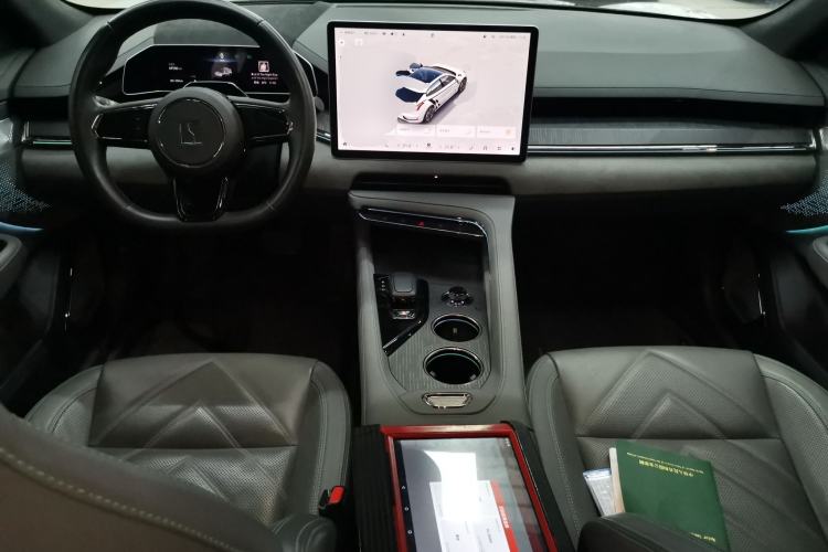 Used Zeekr 001 2023 WE Edition 100 kWh Center Console