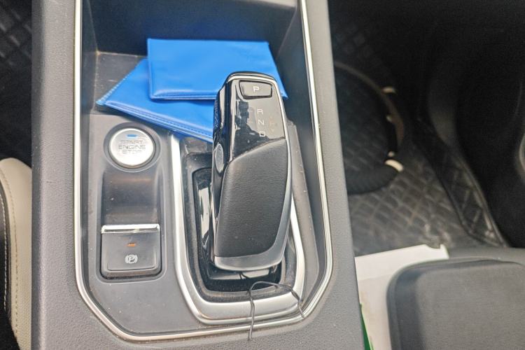 Used Dongfeng Aeolus E70 2021 Revised Version 360H Battery-Swap Edition Gear Lever