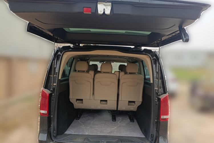 Used Mercedes-Benz Vito 2023 2.0T Elite Version 7 Seats Trunk