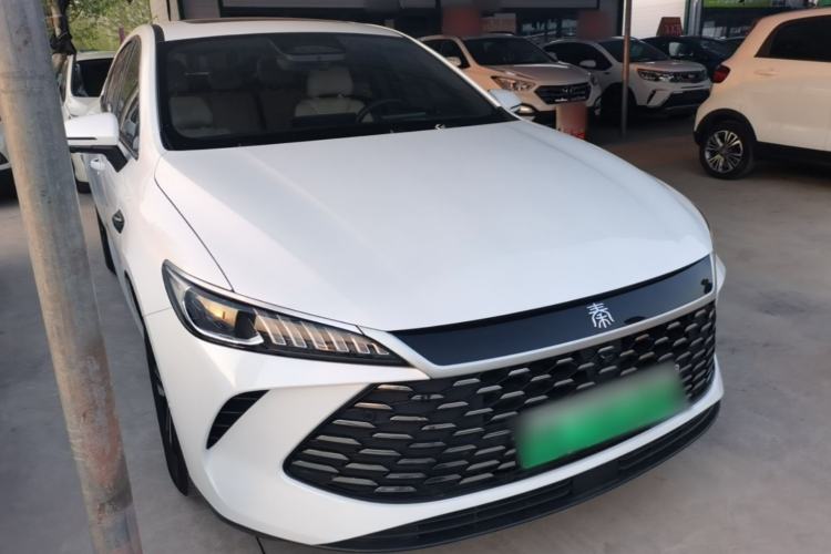 Used BYD Qin PLUS 2025 DM-i Smart Drive 120KM Superior Model Front Right 45 Deg