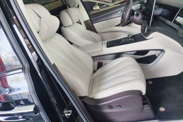 Used Denza D9 2025 DM-i Smart Drive 1020 Four-Wheel Drive Deluxe Model Right Front Seat