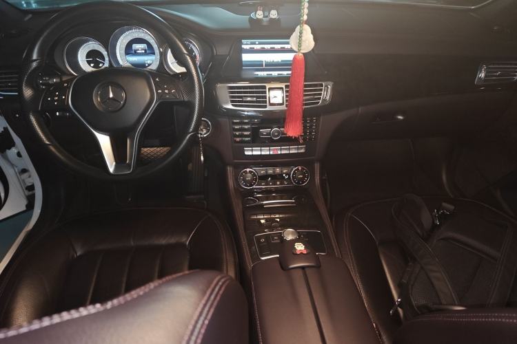 Used Mercedes-Benz CLS 2012 CLS 300 CGI Center Console