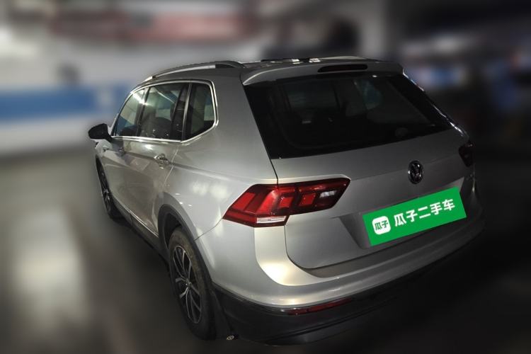 Used Volkswagen Tiguan L 2017 330TSI Automatic Two-Wheel Drive Luxury Edition Rear Left 45 Deg