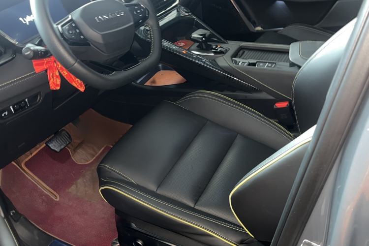 Used Lynk & Co 06 2023 Remix 1.5T Dynamic Halo Left Front Seat