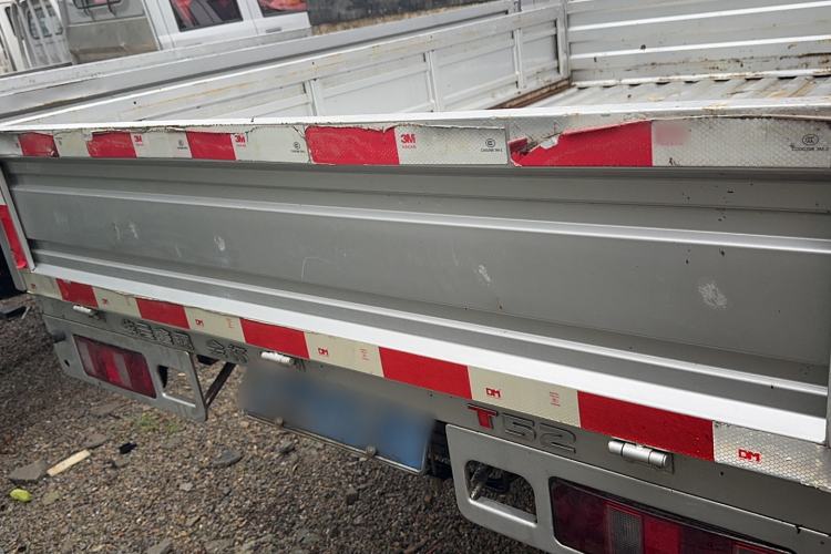 Used Jinbei T5 2023 1.6L Standard Model Double Cab 2.6-Meter Rear Dual Wheels