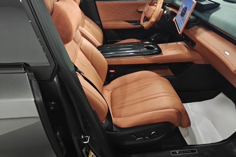 Used Deepal S07 2025 215Max Huawei Qiankun Intelligent Driving ADS SE Range-Extended Version Right Front Seat