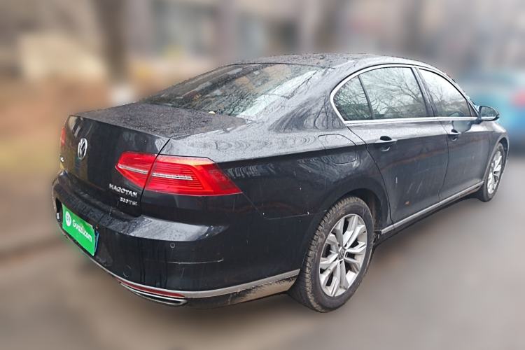 Used Volkswagen Magotan 2017 330TSI DSG Luxury Model Rear Right 45 Deg