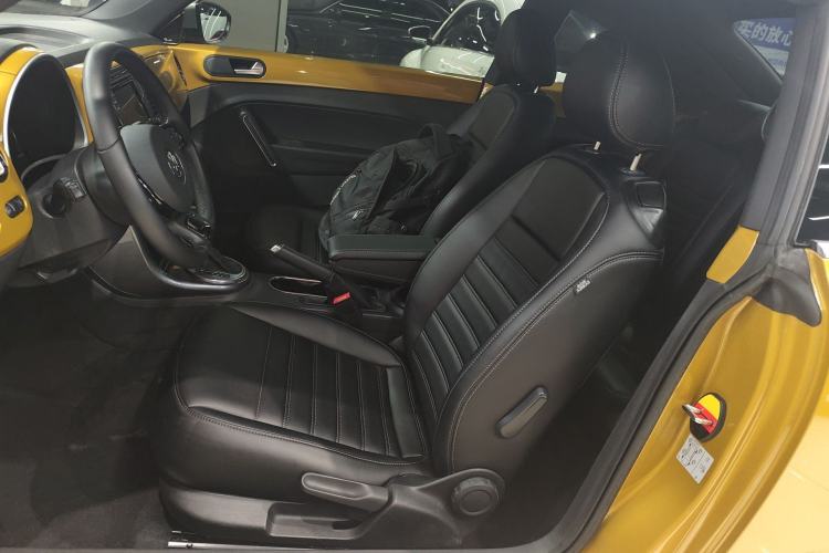 Used Volkswagen Beetle 2016 280TSI Dune Off-Road Edition Left Front Seat