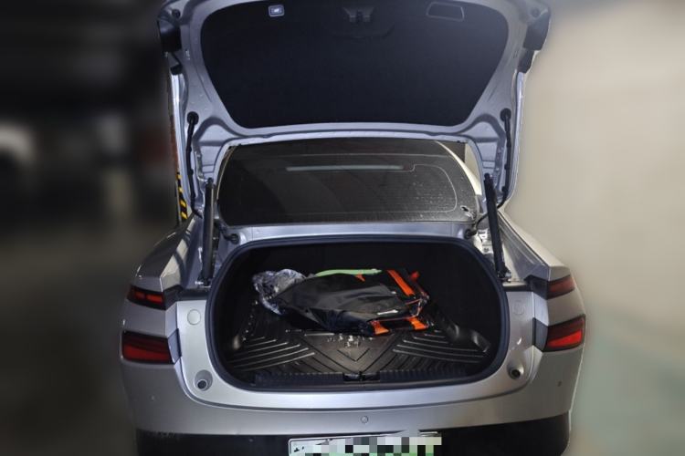 Used XPeng P7 2024 P7i 550 Max
