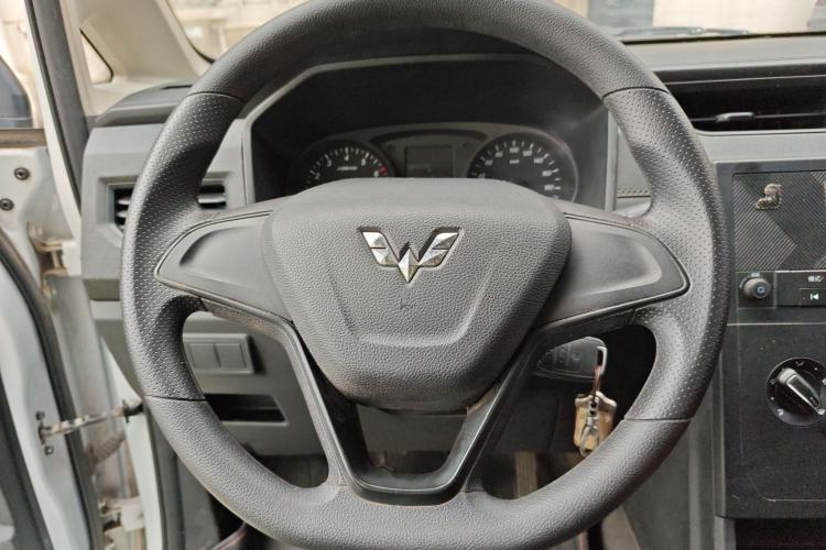 Used Wuling Hongguang PLUS 2019 1.5T Manual Standard Edition 5 Seats

