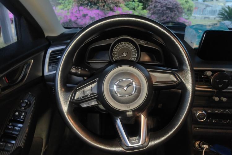 Used Mazda 3 Axela 2017 Sedan 1.5L Automatic Luxury Model Emission Standard China V