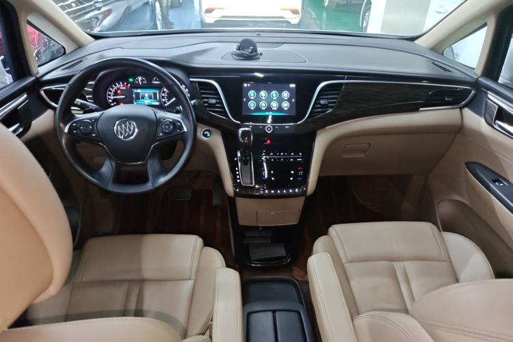 Used Buick GL8 2017 ES 28T Luxury Model China V Standard Center Console