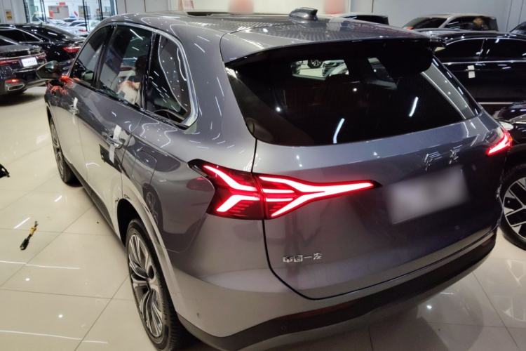 Used Hongqi HS6 PHEV 2026 220 All-Wheel Drive Smart Hybrid Version Exterior 2