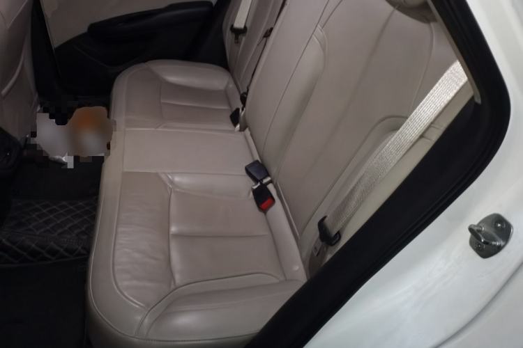 Used Buick GT 2019 15T Dual-Clutch Connected Elite Model China VI Left Rear Seat