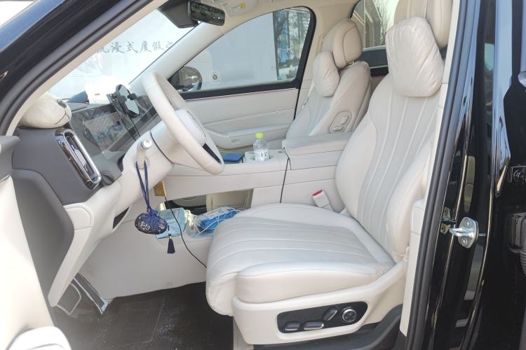 Used Hima AITO M8 2025 Extended-Range Max+ Version 53.4 kWh 6-Seater Edition Left Front Seat