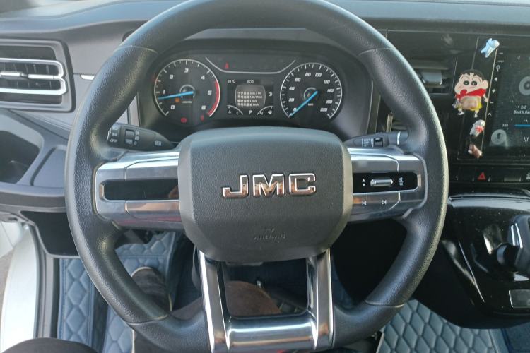 Used JMC Fushun 2023 2.0T Automatic Mid-Drive High-Roof Commercial Van Transport Vehicle with 2/3 Seats
