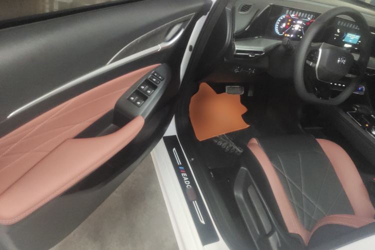 Used CHANGAN Eado 2024 PLUS Blue Whale NE 1.4T GDI DCT High-Energy Edition Driver Seat