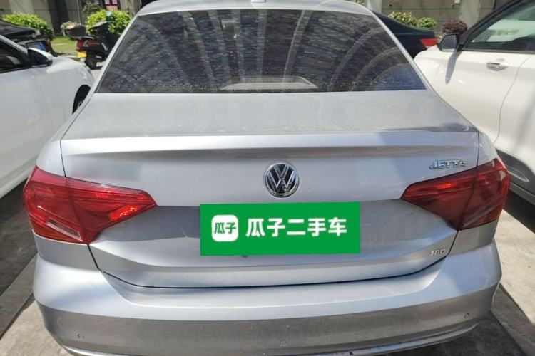 Used Volkswagen Jetta 2019 Dream Edition 1.5L Manual Fashion Version
