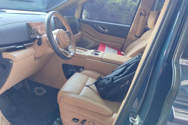 Used VOYAH Dream 2025 PHEV Four-Wheel Drive Prestige Kunpeng Edition
