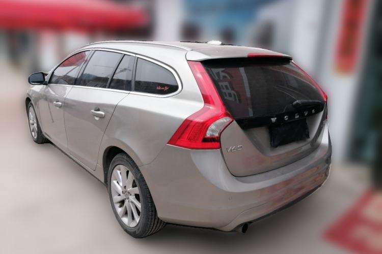 Used Volvo V60 2014 T5 Zhiyi Edition
