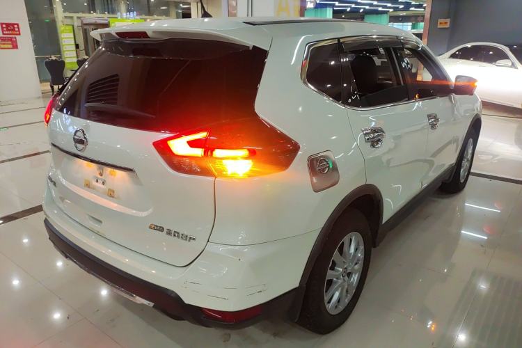 Used Nissan X-Trail 2023 Classic 2.0L Two-Wheel Drive Smart Connect Premium Edition
