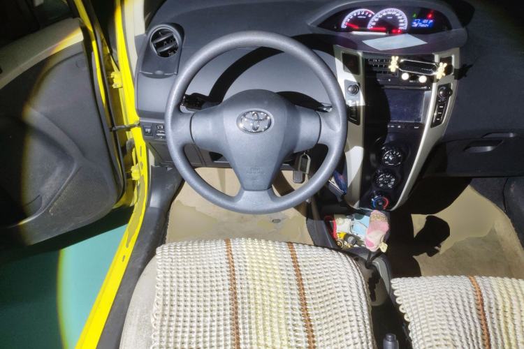 Used Toyota Yaris 2011 1.6E Automatic Charm Edition Steering Wheel