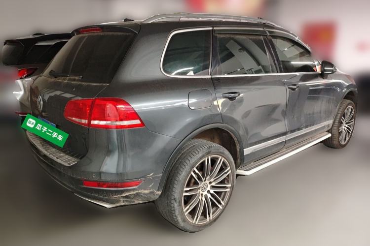 Used Volkswagen Touareg 2011 3.0 TSI High-End Version Rear Right 45 Deg