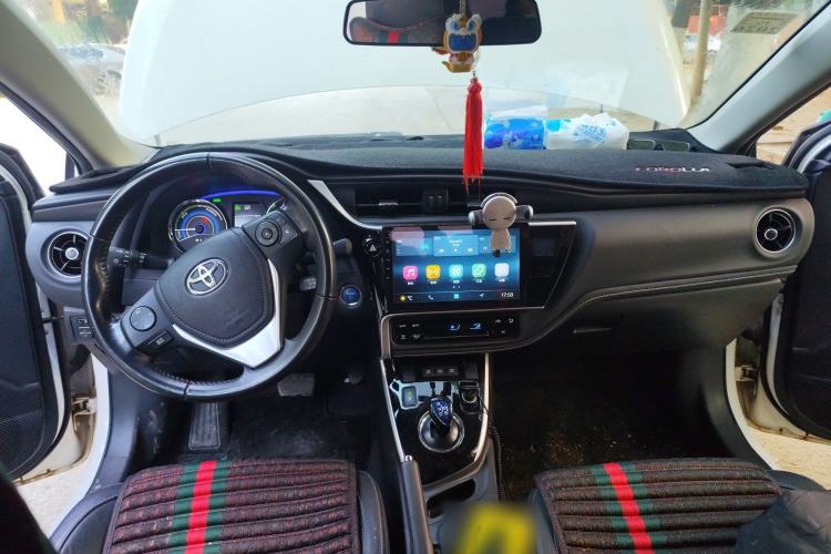 Used Toyota Corolla 2017 Revised Dual-Engine 1.8L E-CVT Elite Edition Center Console