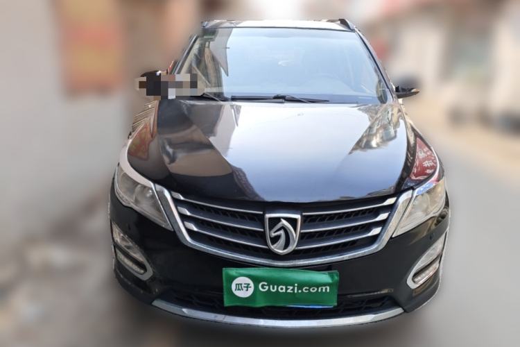Used Baojun 560 2015 1.8L manual luxury version Front