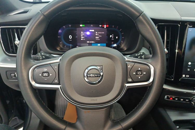 Used Volvo XC60 2022 B5 4x4 Zhiyi Luxury Edition