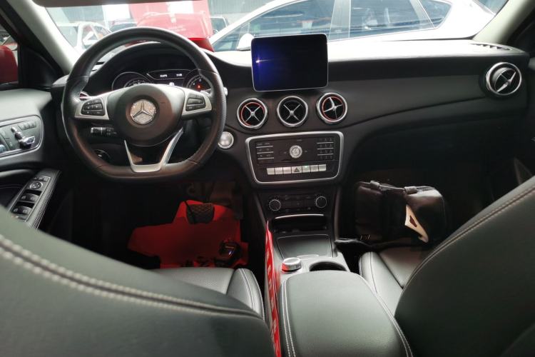 Used Mercedes-Benz GLA 2019 GLA 200 Fashion Model Center Console