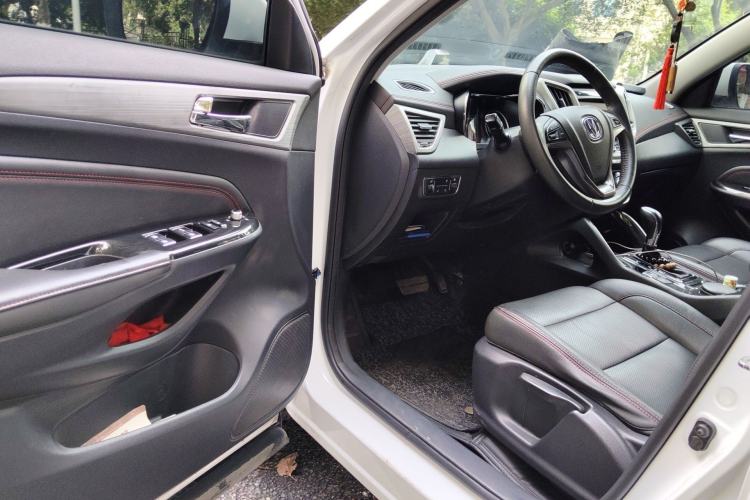 Used CHANGAN CS75 2017 Shangkui Edition 1.5T Automatic Fengyue Model
