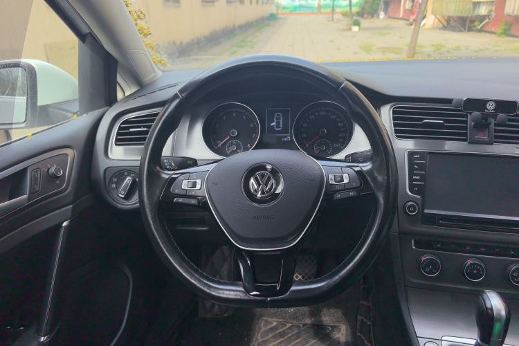 Used Volkswagen Golf 2015 1.4TSI Automatic Luxury Model