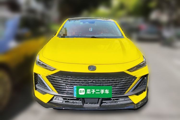 Used CHANGAN UNI-V 2023 1.5T Sport Edition Front