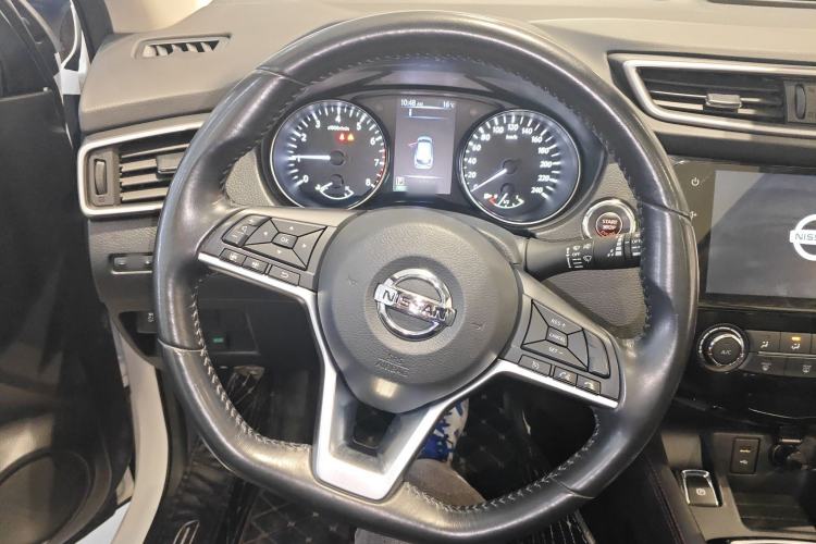 Used Nissan Qashqai 2019 2.0L CVT Luxury Edition Steering Wheel