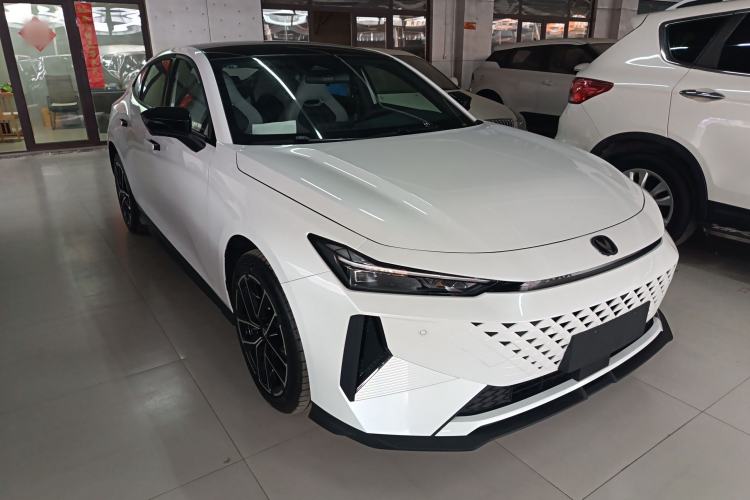 Used CHANGAN UNI-V iDD 2024 Blue Whale Smart Electric iDD 136km Luxury Model