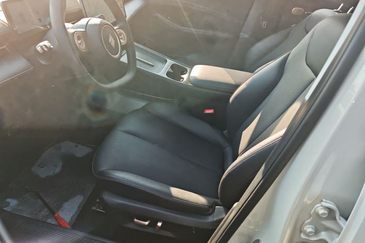 Used Baojun Yunhai 2024 140km Plug-in Hybrid Version
