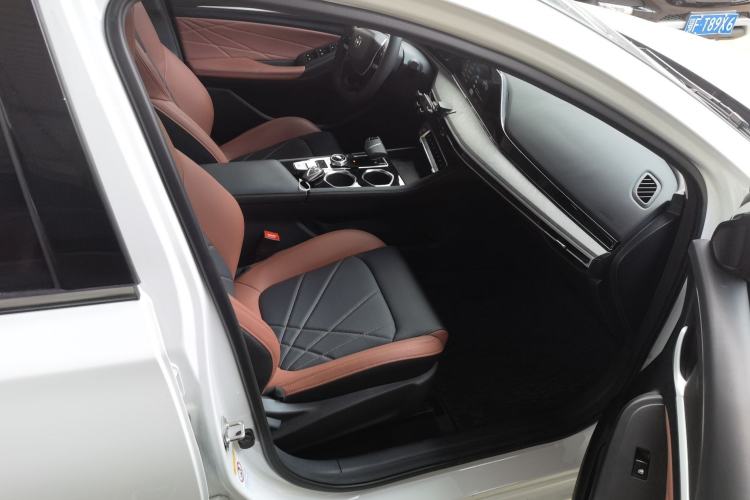 Used CHANGAN Eado 2023 Changan Edition PLUS Blue Whale NE 1.4T GDI DCT Prestige Version
